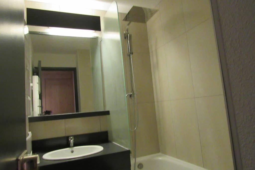 Appartement Cosy De 40M2 Au Coeur De فال تورُن المظهر الخارجي الصورة